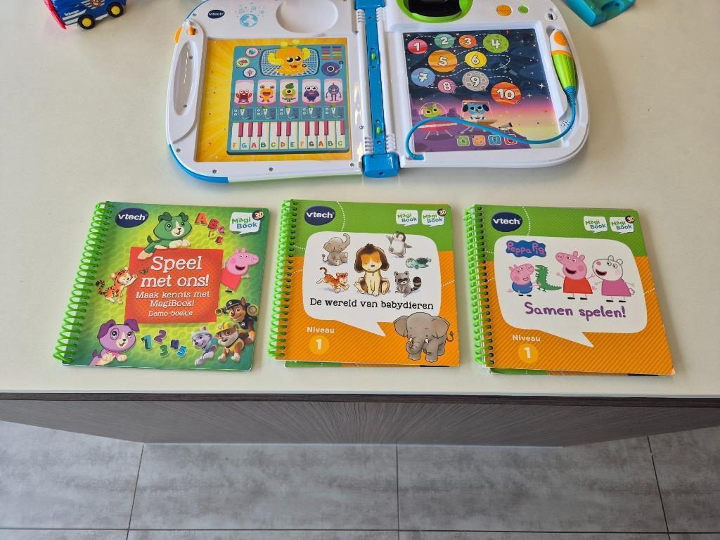magibook v tech met 3 boekjes, Enlèvement, Comme neuf