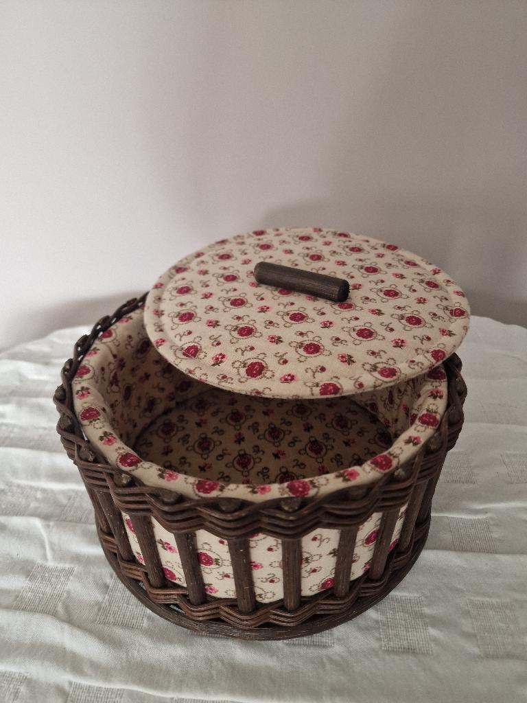 Vintage gevlochten mandje, Mand, Rond, Ophalen of Verzenden, Zo goed als nieuw