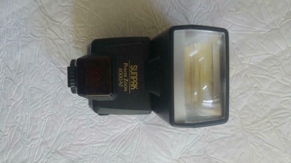 Flash photo sunpak power zoom 4000af pour canon, TV, Hi-fi & Vidéo, Photo | Flash, Enlèvement ou Envoi, Utilisé, Canon