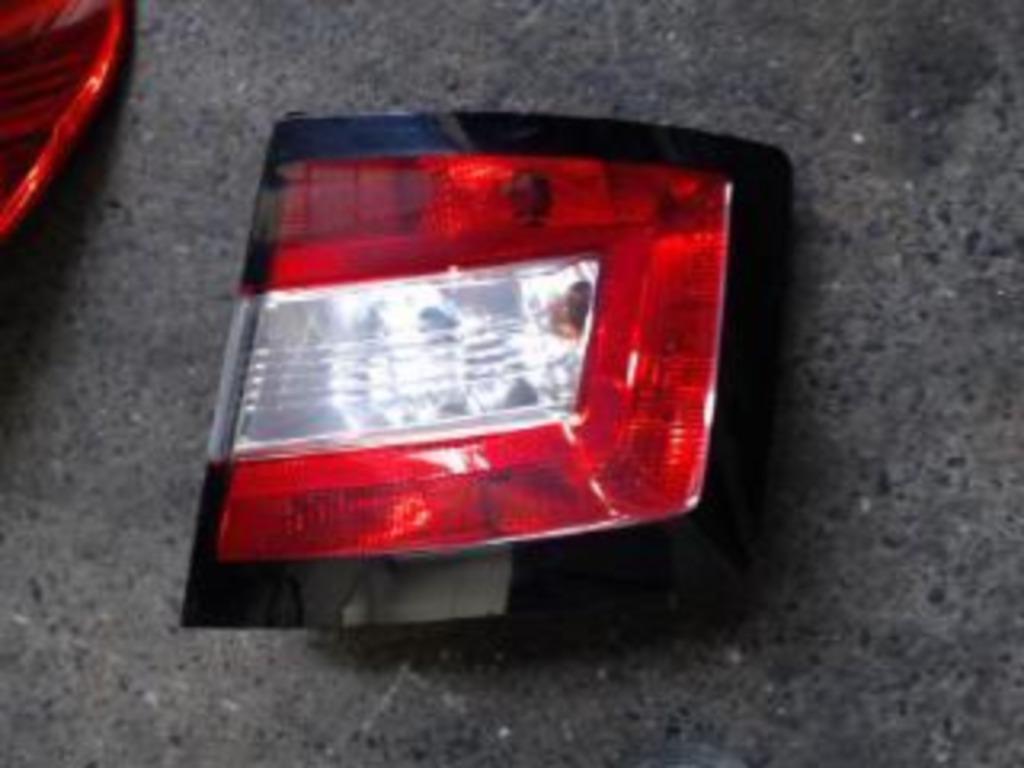 Feu arrière droit Skoda Fabia 3 2014-2019 LP/14131, Ophalen of Verzenden, Gebruikt, Skoda