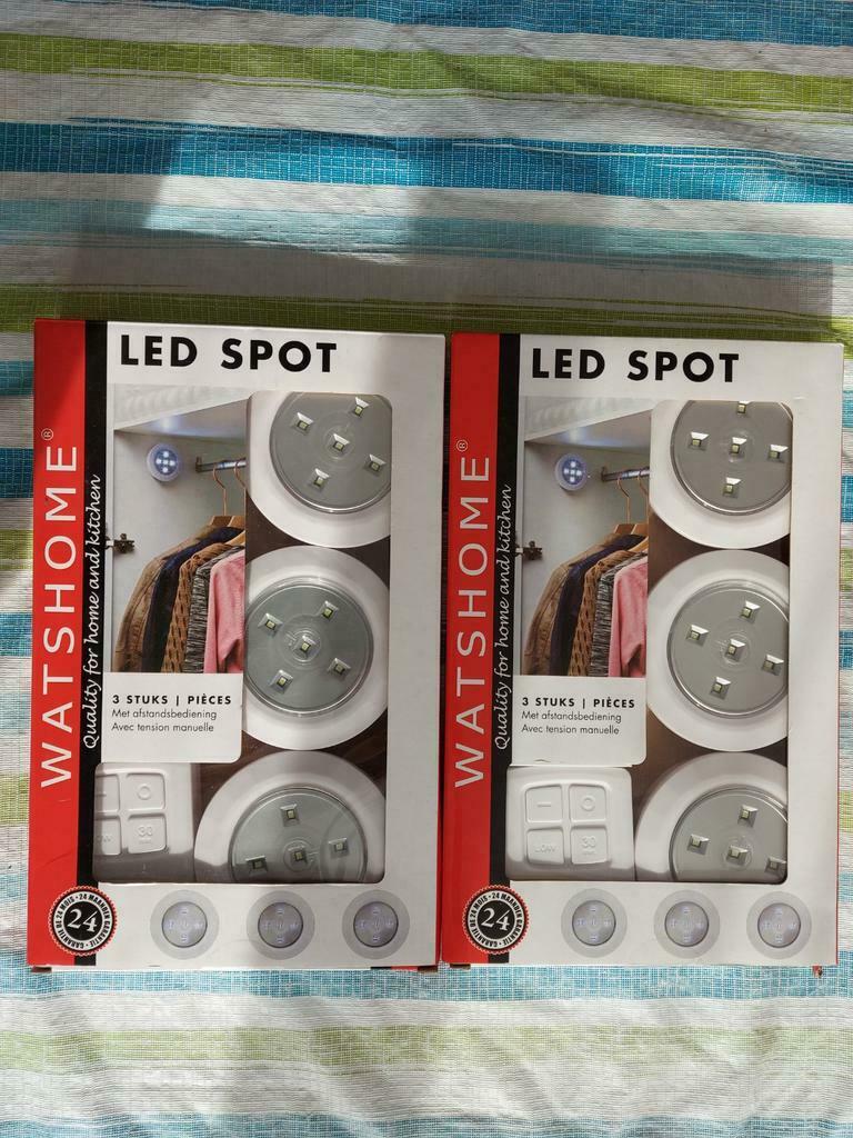LED SPOTS WATSHOME MET AFSTANDSBEDIENING NOG IN VERPAKKING, Enlèvement, Neuf, Synthétique