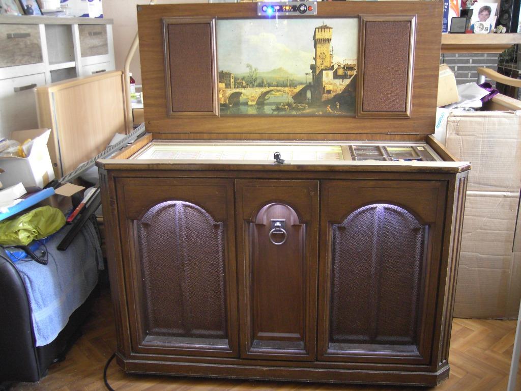 PRACHTIG MEUBEL ROWE AMI CT1-2 met bijkomende functies, Collections, Machines | Jukebox, Avec singles, Comme neuf, Enlèvement