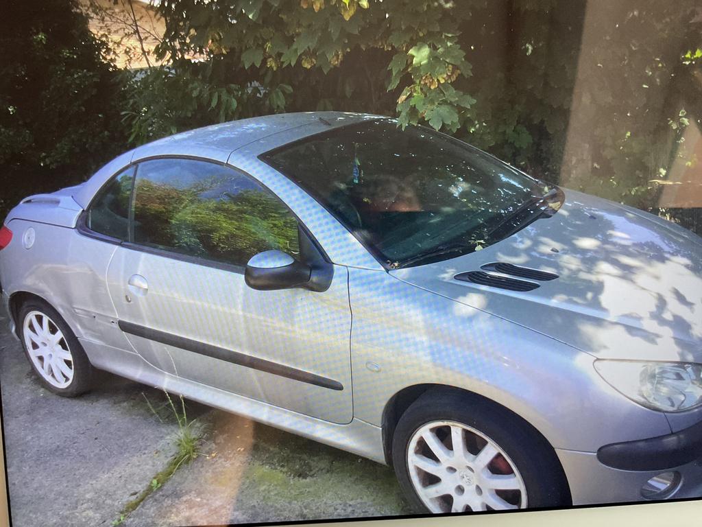 Te koop 2 Peugeot Cabriolet 1.6 & 2.0 benzine prijs 1500€, Auto's, 4 cilinders, Cabriolet, 1600 cc, Leder