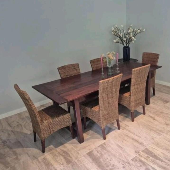 Tafel met 6 rieten stoelen (rustiek) zeer mooi, Antiek en Kunst, Ophalen