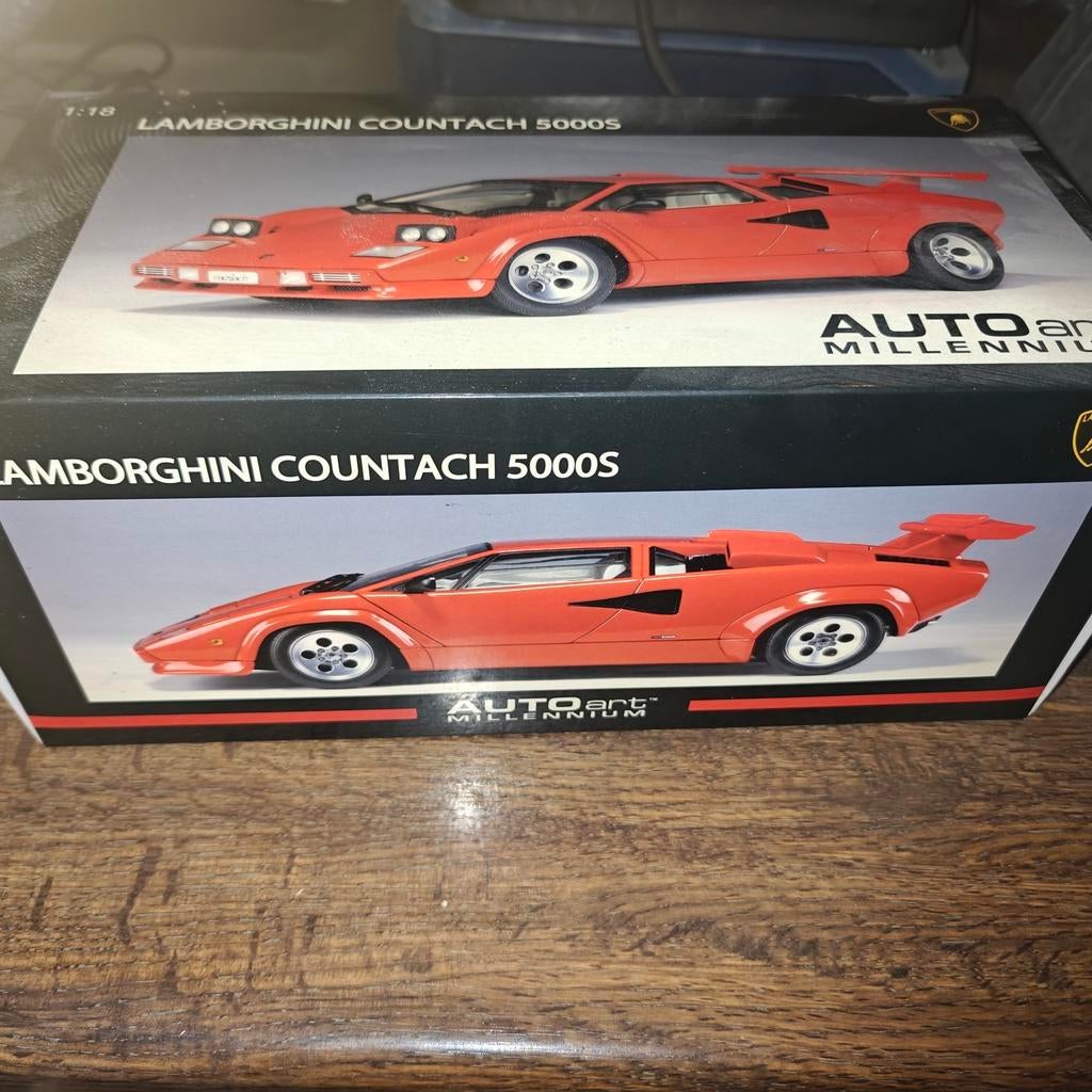 Lamborghini Countach 5000s autoart, Enlèvement ou Envoi, Comme neuf, Autoart