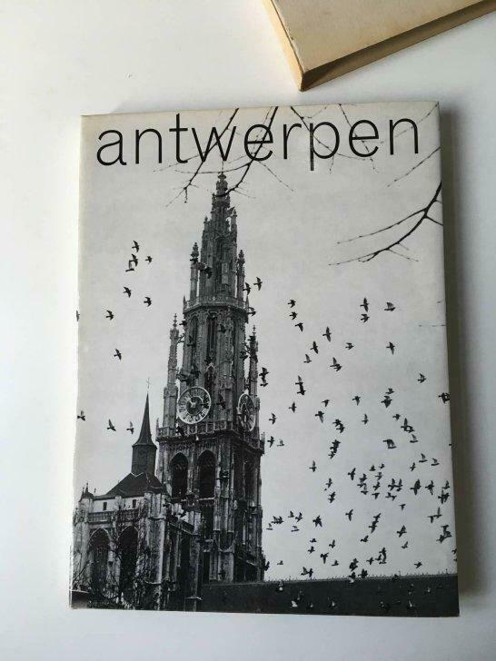 Antwerpen De Wereld der Sinjoren - Martien Coppens, Gelezen