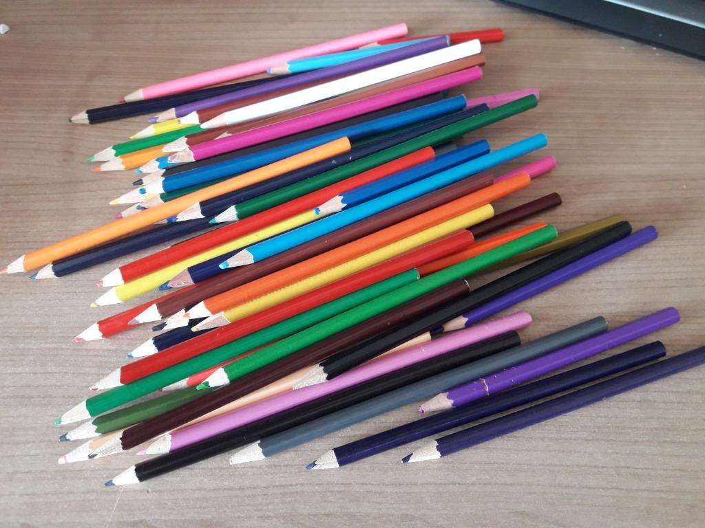 crayons de couleur 2, Enlèvement ou Envoi, Utilisé, Crayon ou Feutre
