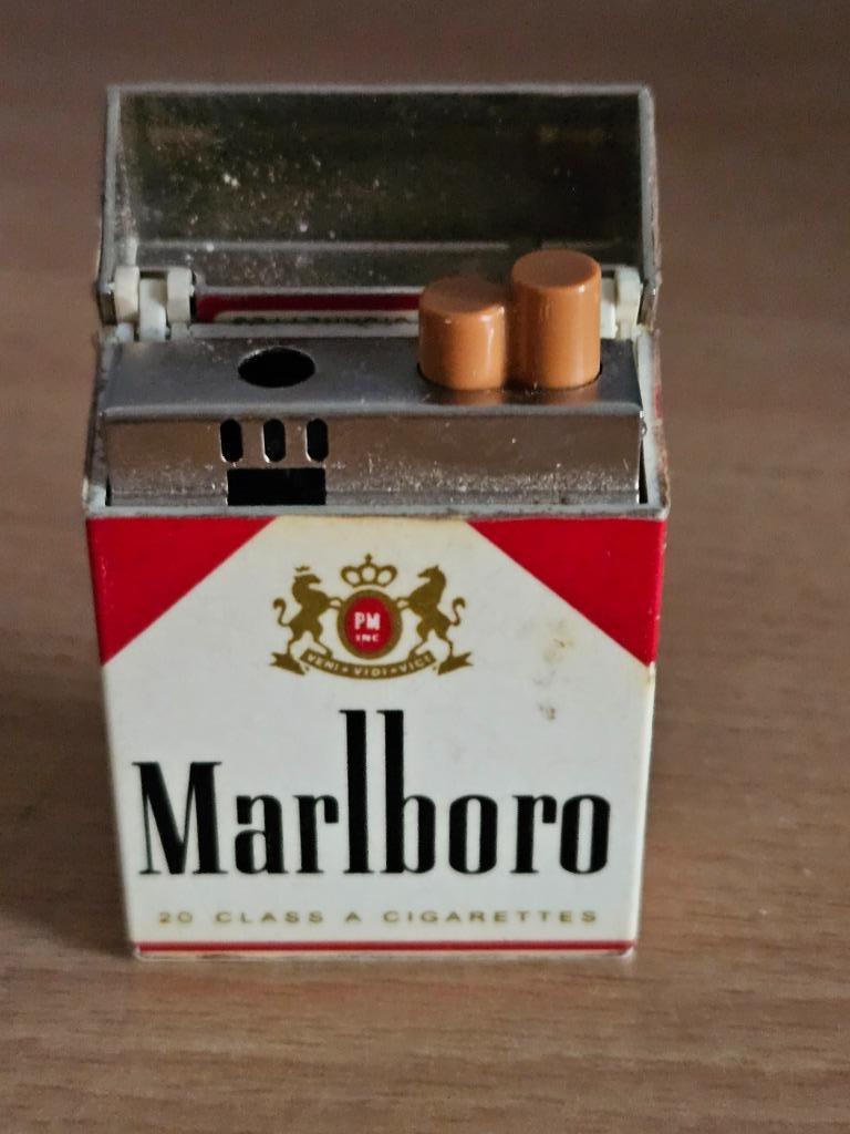aansteker Marlboro, Ophalen of Verzenden, Gebruikt, Aansteker