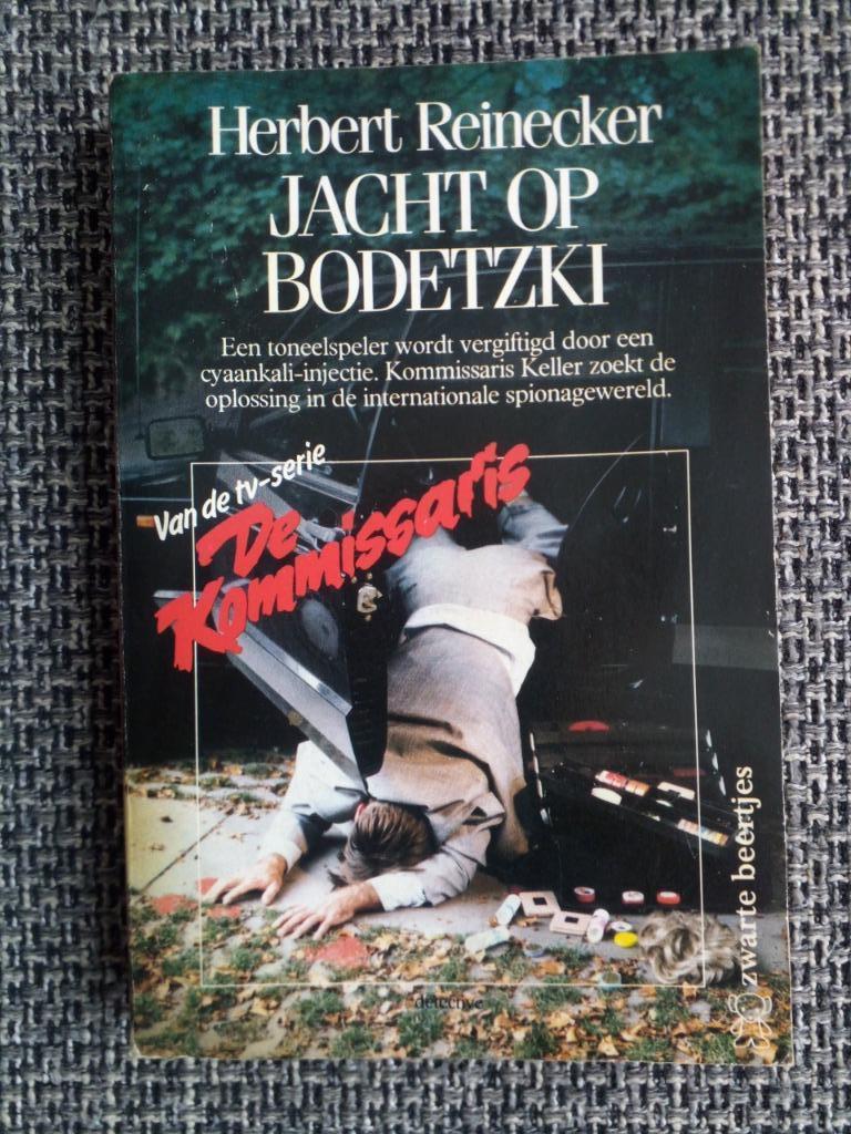 Herbert Reinecker - Jacht op Bodetzki / De strandjutter, Boeken, Detectives, Gelezen, Ophalen of Verzenden