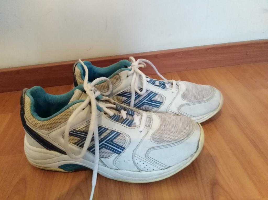 Baskets mt 39, Ophalen of Verzenden, Zo goed als nieuw, Wit, Sportschoenen