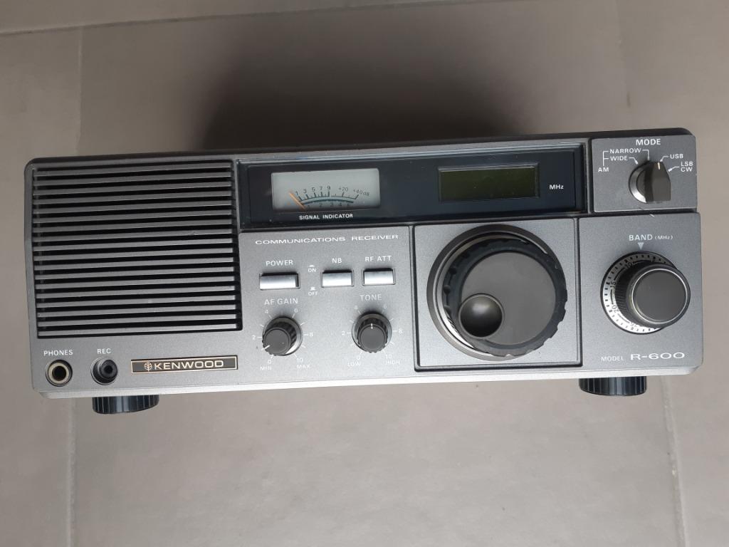 Kenwood R600, aangepast fine tuning, Télécoms, Émetteurs & Récepteurs, Enlèvement ou Envoi, Utilisé, Récepteur