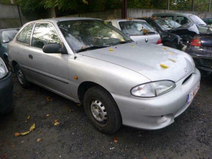 pare brise hyundai excel EXCEL 1.3CC 62KW G4EH, Utilisé, Hyundai