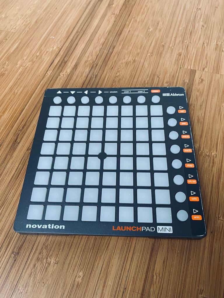 Novation Launchpad Mini mkii - midi controller, Muziek en Instrumenten, Ophalen of Verzenden, Gebruikt