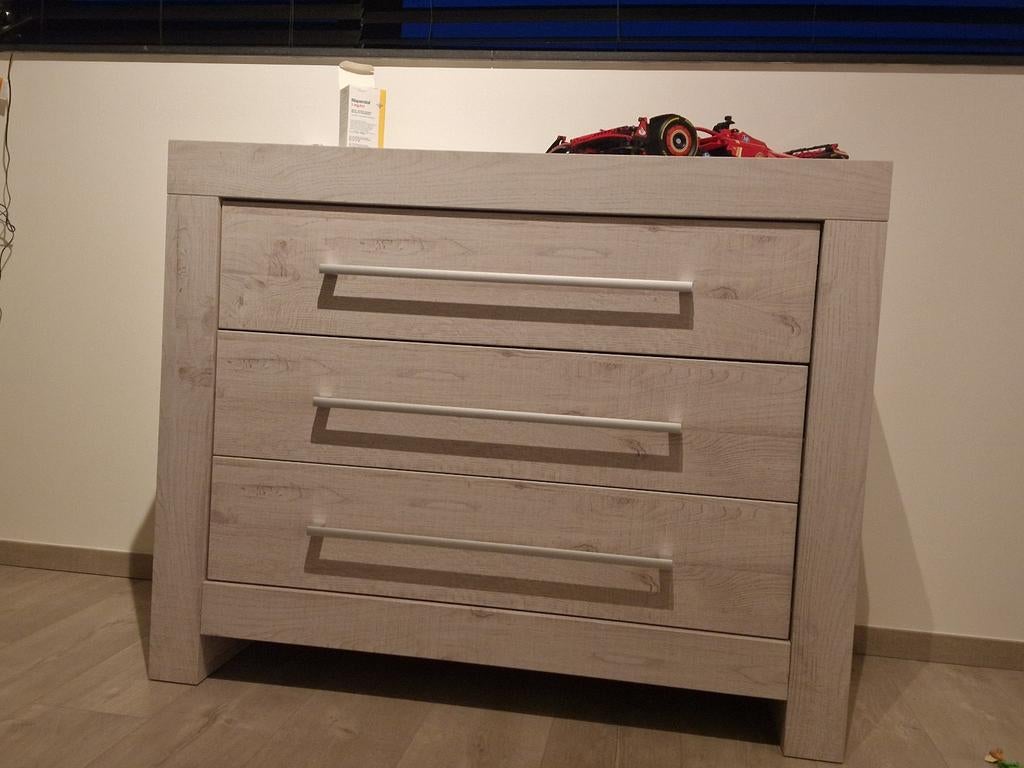 Commode babykamer met bladvergroter, Ophalen, Commode