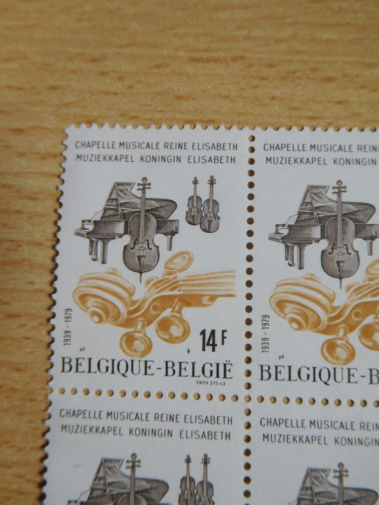 34 timbres belges : Chapelle musicale Reine Elisabeth, Timbres & Monnaies, Timbres | Europe | Belgique, Enlèvement ou Envoi, Non oblitéré