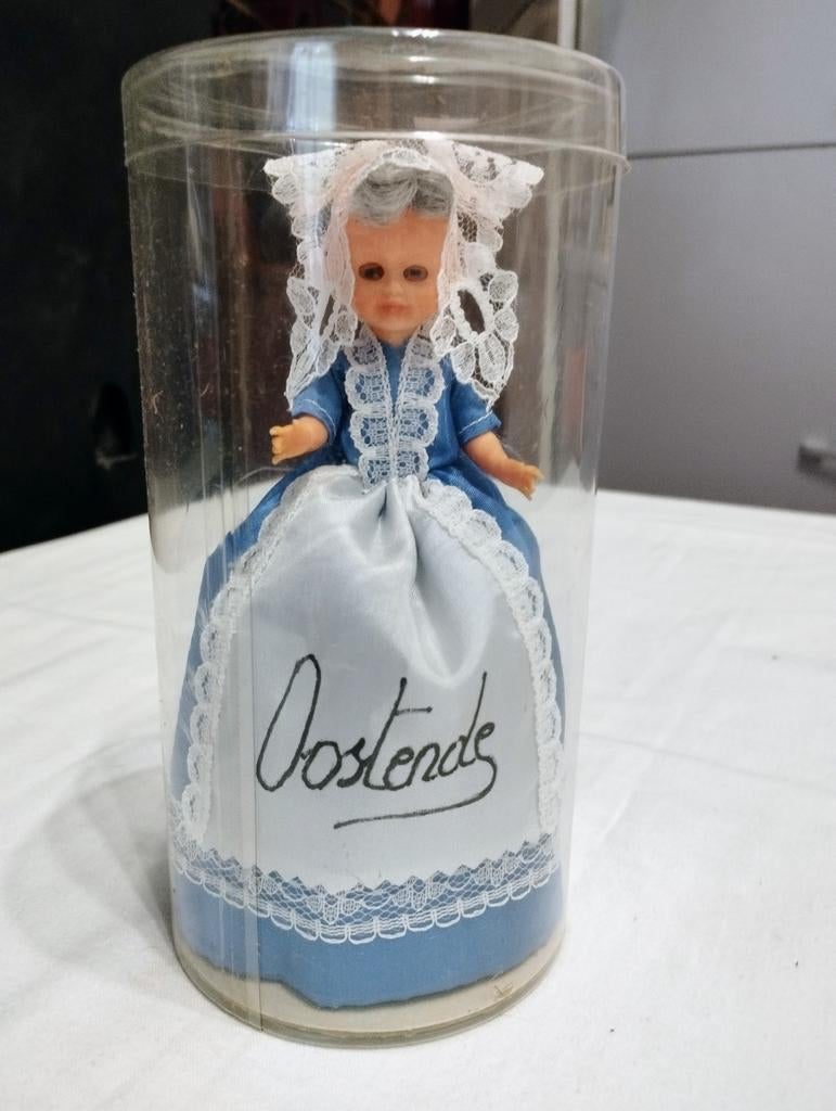 Poupée D'OSTENDE, Verzamelen, Poppen, Zo goed als nieuw, Pop