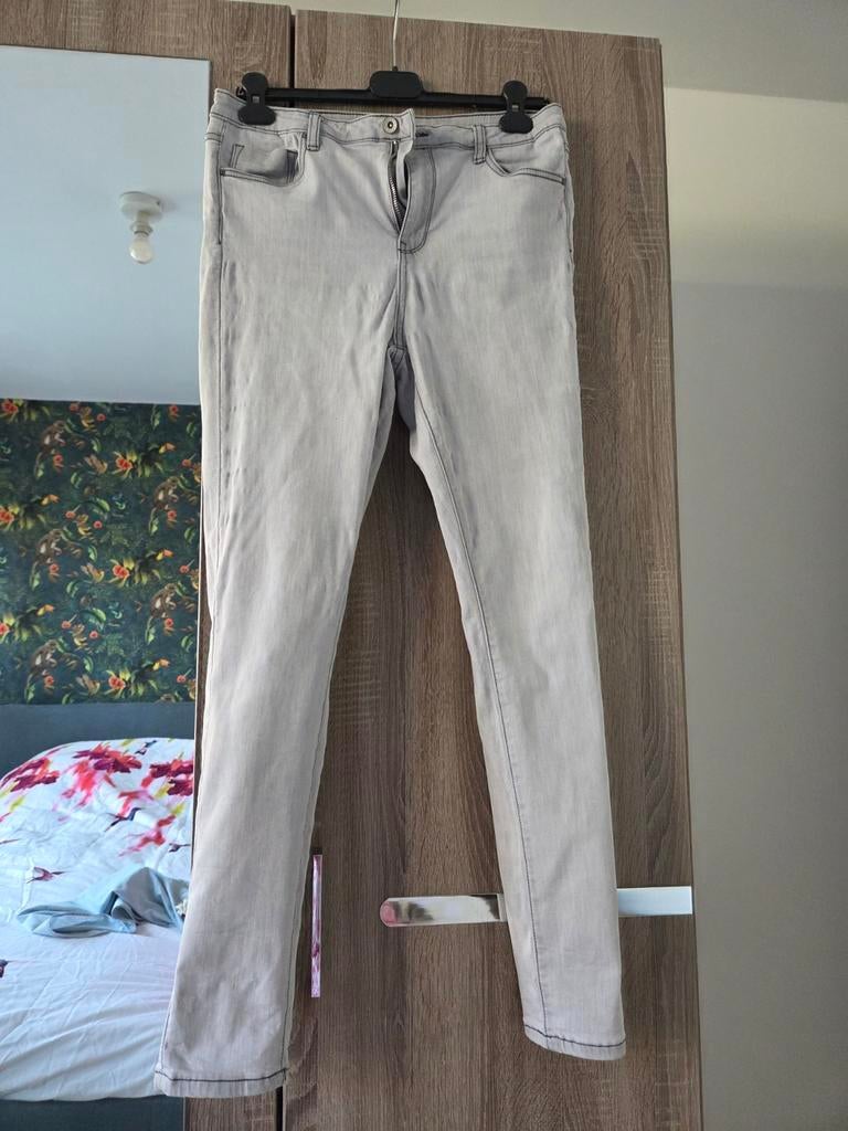 Mooie lichtgrijze jeans Toxik3 maat XL, Ophalen of Verzenden, Zo goed als nieuw, W33 - W36 (confectie 42/44), Grijs