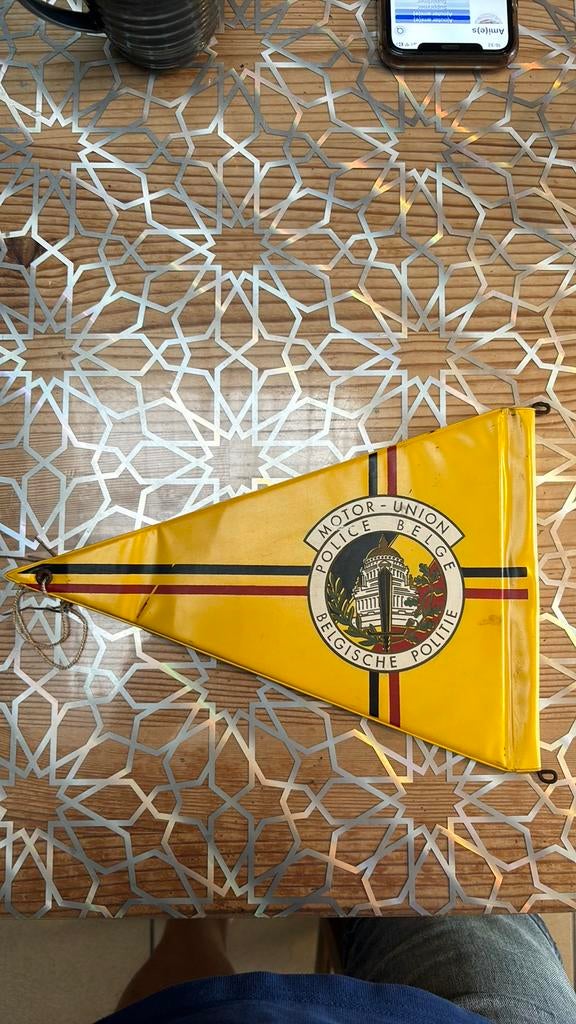 Fagnion de la police, Enlèvement, Autres, Drapeau ou Bannière