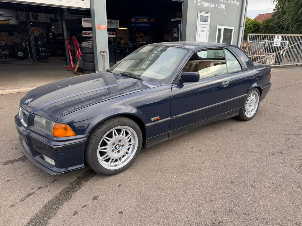 Bmw E36 320i Cabriolet met Hardtop, Auto's, BMW, Electronic Stability Program (ESP), Achterwielaandrijving, Beige, Cabriolet
