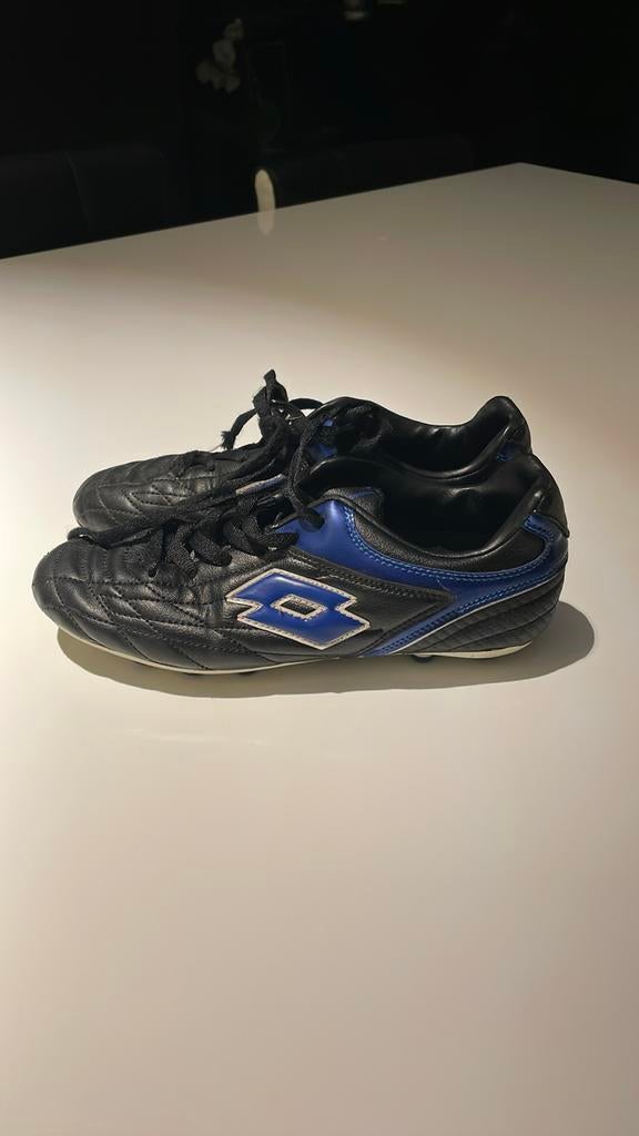 Lotto voetbalschoenen maat 39, Ophalen of Verzenden, Gebruikt