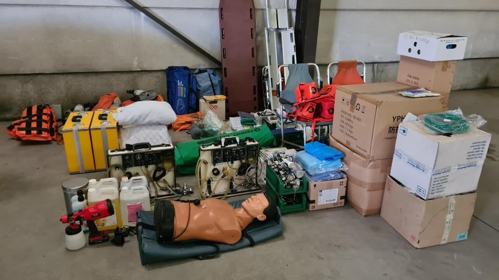 Ambulance & ehbo materialen, Ophalen, Gebruikt