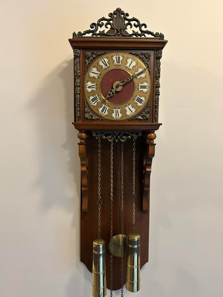 Antieke wandklok, Enlèvement