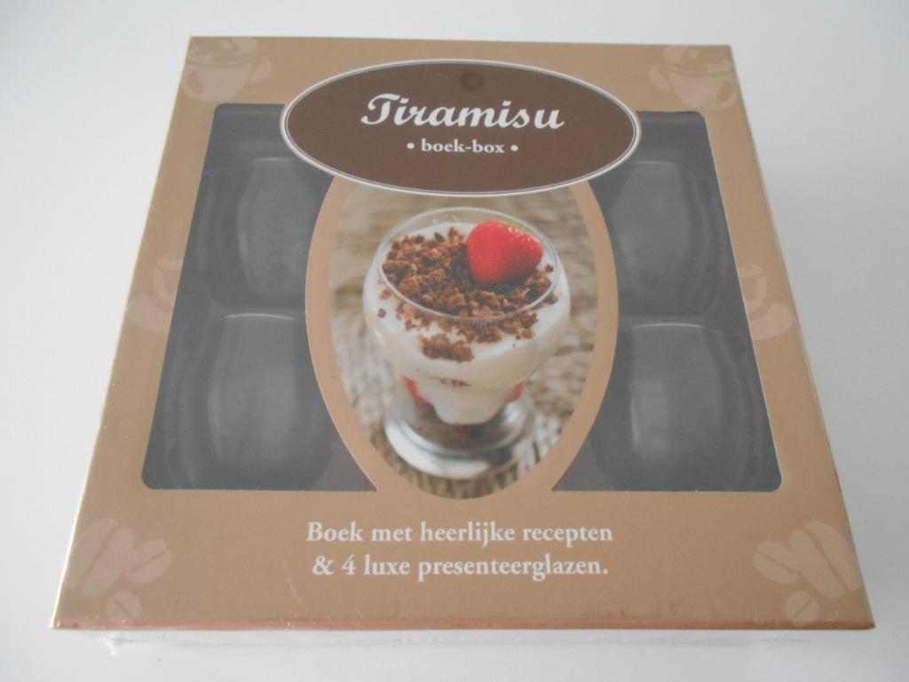NIEUW Tiramisu Boek-box, Ophalen of Verzenden, Nieuw, Italië, Taart, Gebak en Desserts