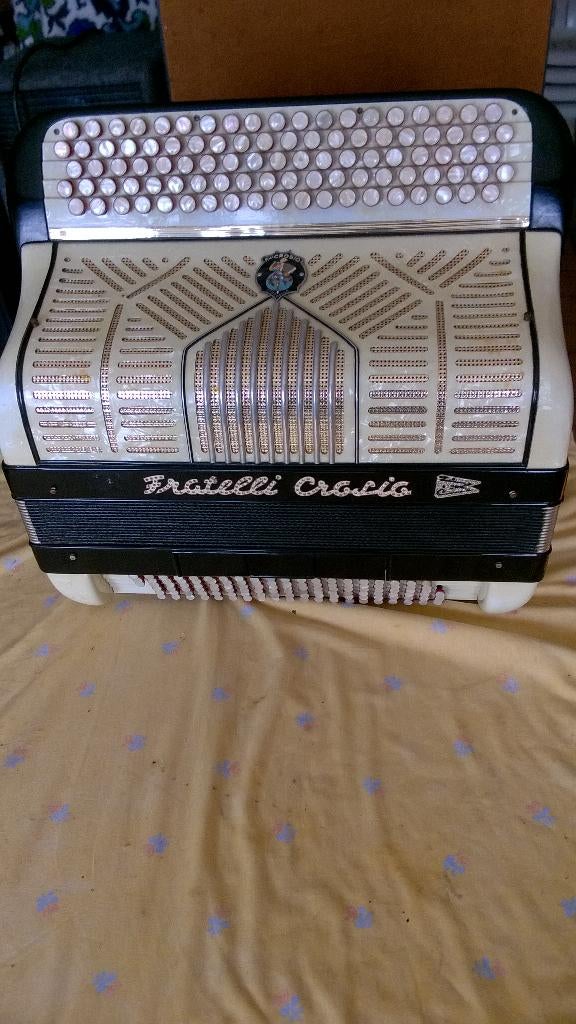 crosio fratelli, Muziek en Instrumenten, Gebruikt, Knopaccordeon, 120-bas, Ophalen