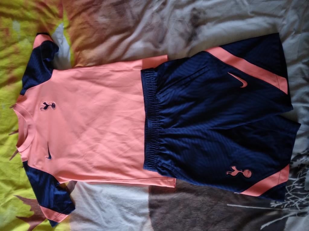 Tenue Tottenham Hotspurs 137-147 cm,10-12 years, Ophalen of Verzenden, Gebruikt
