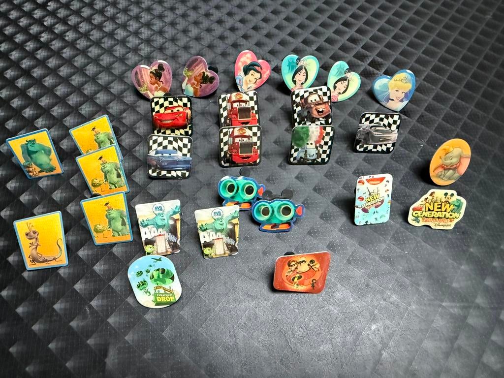 Restantje Disney Pins. Spaaractie Carrefour., Autres supermarchés, Enlèvement ou Envoi