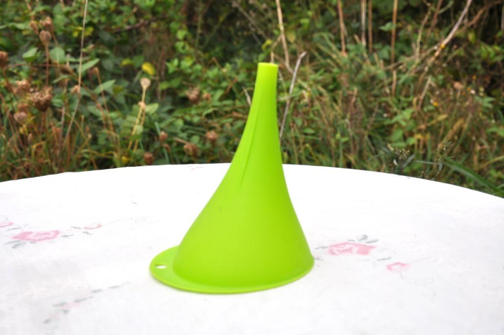 entonnoir en plastique vert neuf, Enlèvement ou Envoi, Neuf