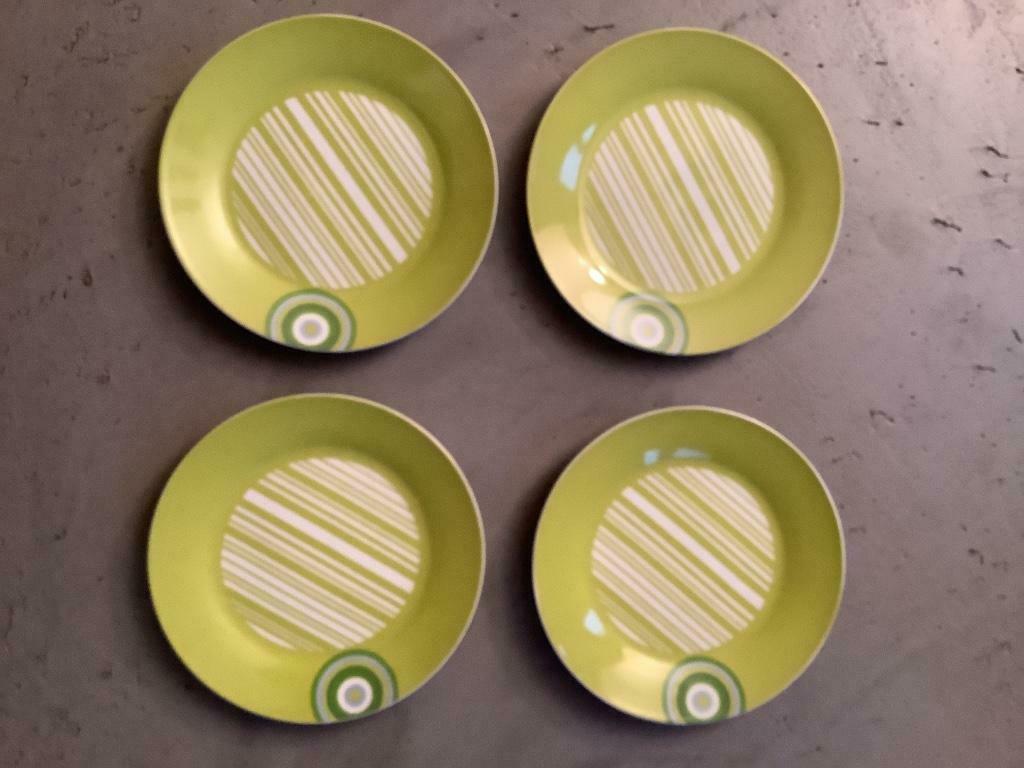 4 assiettes de 19 cm de diamètre, Maison & Meubles, Cuisine | Vaisselle, Enlèvement ou Envoi, Comme neuf, Autres styles, Assiettes(s)