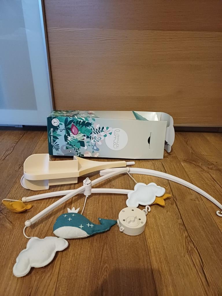 Muziekmobiel Walvis - Pouce et Lina, Kinderen en Baby's, Speelgoed | Babyspeelgoed, Zo goed als nieuw, Overige typen, Met geluid