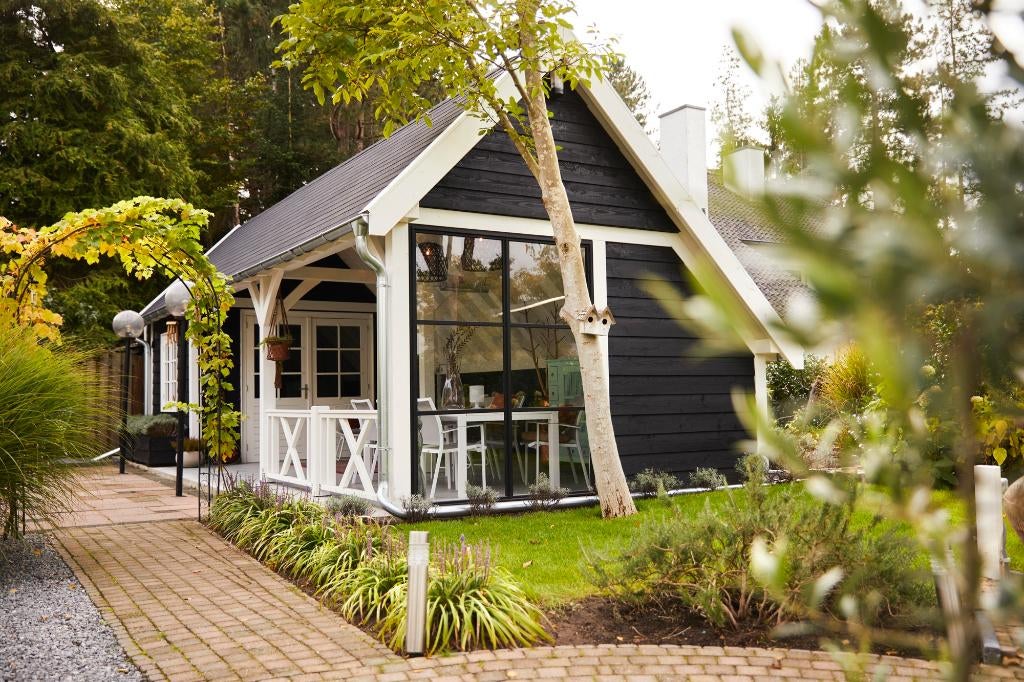 ŒUVRE SUR MESURE : Cabanon en bois Douglas, Envoi, Neuf