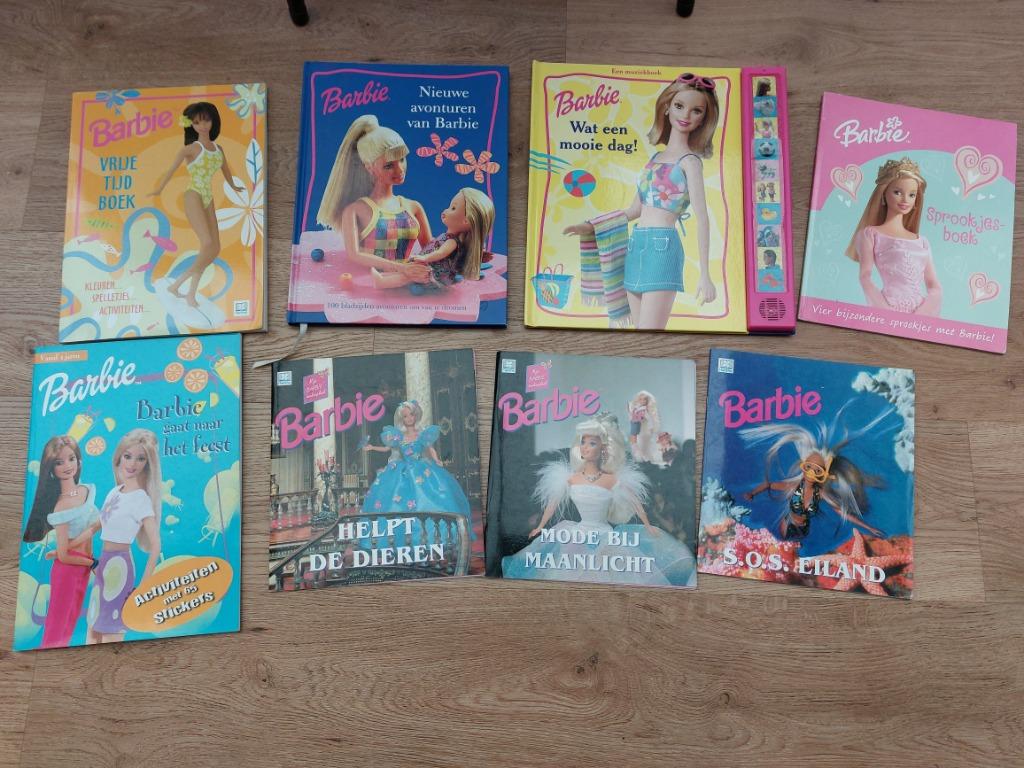 pakket van 8 BARBIE boeken, Enlèvement ou Envoi, Comme neuf, Barbie