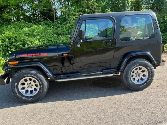 Jeep Wrangler 4000 6 cil oldtimer, Auto's, Jeep, 4 zetels, 4000 cc, Leder en Stof, Zwart