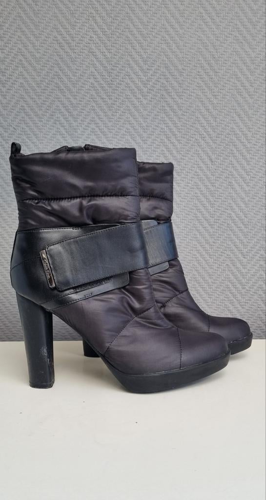 Bottines en tissus noir Calvin Klein, Calvin klein, Comme neuf, Enlèvement, Boots et Botinnes