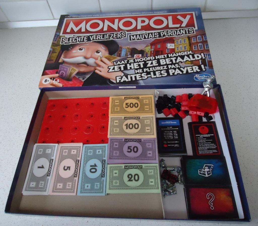 Monopoly "Slechte Verliezers" van Hasbro in prima staat !, Vijf spelers of meer, Ophalen of Verzenden, Zo goed als nieuw, Hasbro