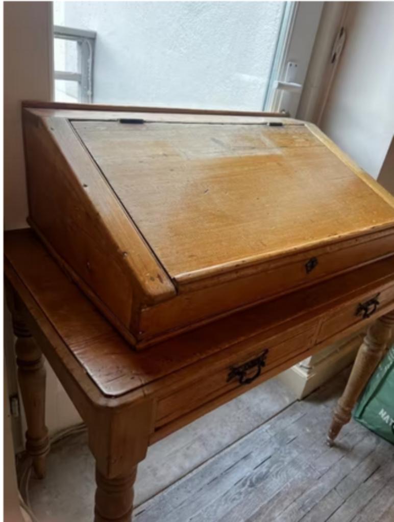antiek bureau in massief grenenhout, Antiek en Kunst, Ophalen