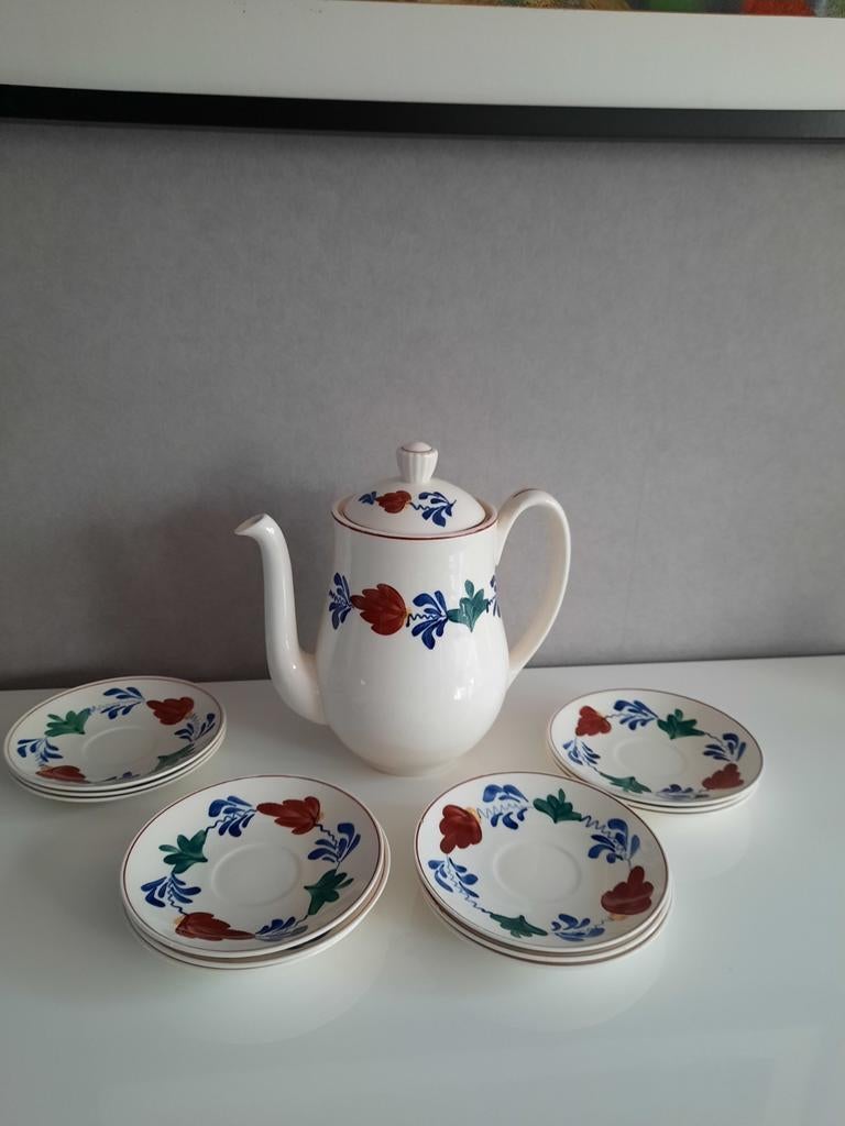 Koffiekan en 6 koffieschoteltjes P Regout Maastricht, Antiek en Kunst, Ophalen of Verzenden