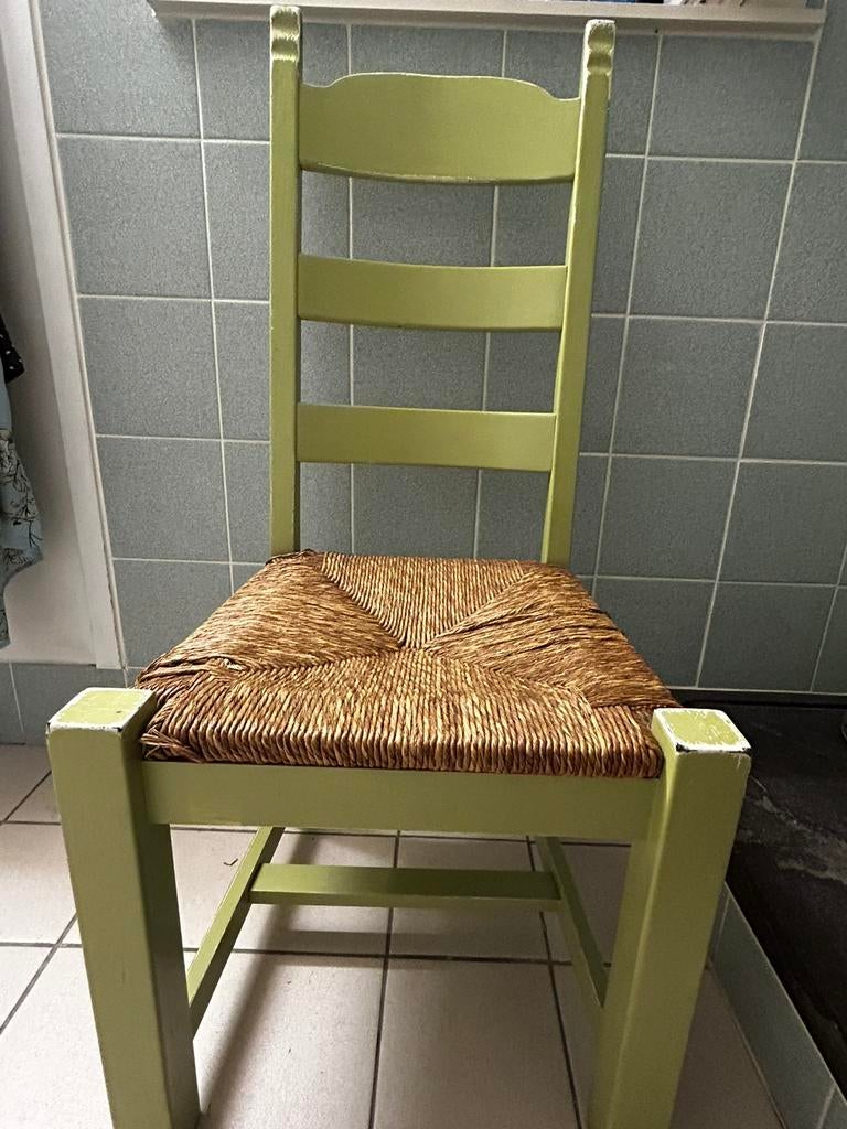 4 stoelen voor 20€ !, Ophalen, Zo goed als nieuw, Hout, Vier