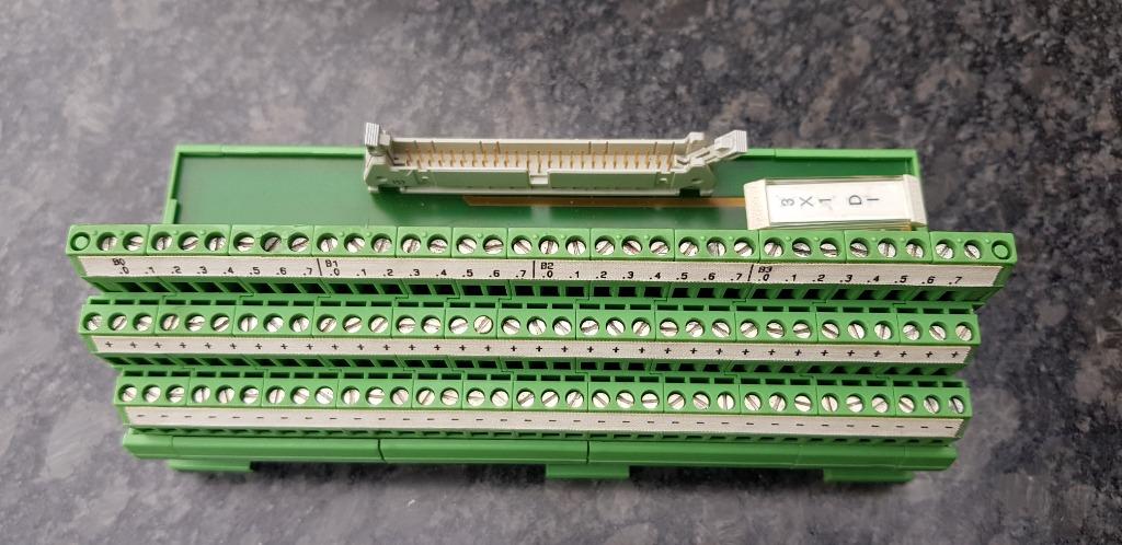 Phoenix Contact  PLC Connecting 32 p-n-p sensors, Hobby en Vrije tijd, Elektronica-componenten, Ophalen of Verzenden, Zo goed als nieuw