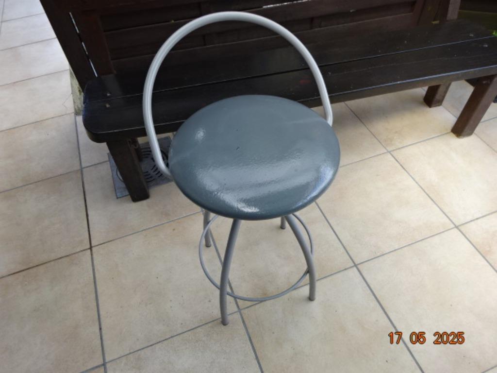 2 tabourets pivotant, 2 tabourets, Enlèvement, Pivotant