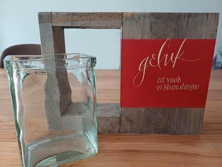 Decoratie Vaas in houten kader met tekst over Geluk, Huis en Inrichting, Woonaccessoires | Vazen, Ophalen of Verzenden, Zo goed als nieuw