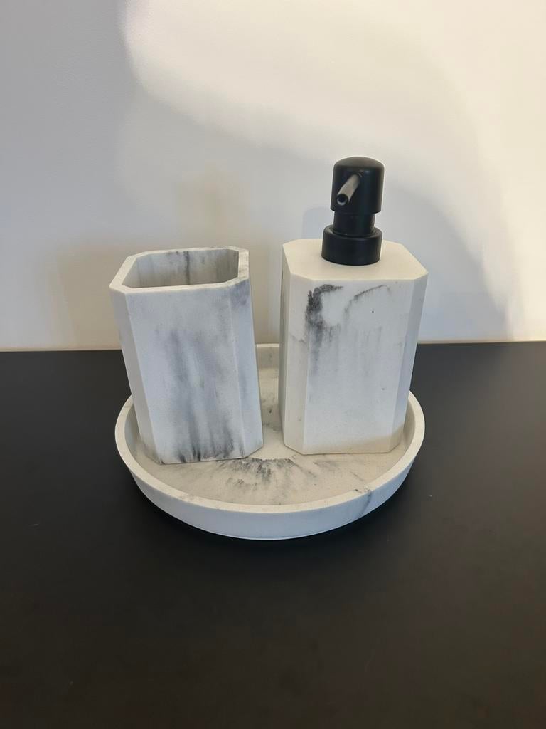 zeepdispenser en beker, Huis en Inrichting, Ophalen, Zo goed als nieuw, Wit, Overige typen