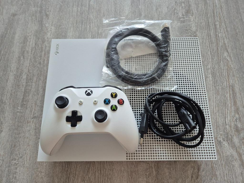 XBOX ONE S 1TB + 8 GAMES, Games en Spelcomputers, Xbox One S, Ophalen of Verzenden, 1 TB, Met 1 controller