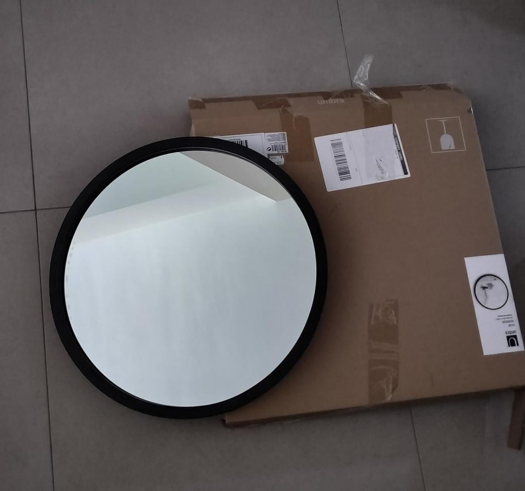 Umbra Hub decoratieve ronde muurspiegel, Ophalen, Nieuw