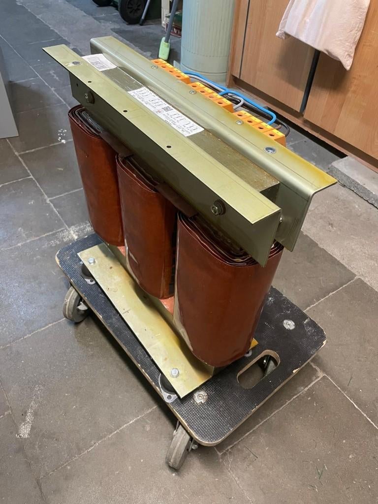Transformateur EREA 230 V - 400 V, Bricolage & Construction, Électricité & Câbles, Enlèvement, Comme neuf, Autres types