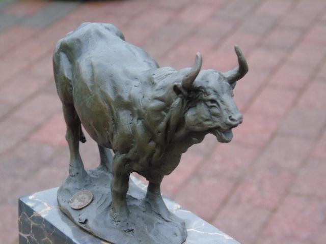 stier in brons op marmer gesigneerd .MILO, Ophalen of Verzenden, Brons