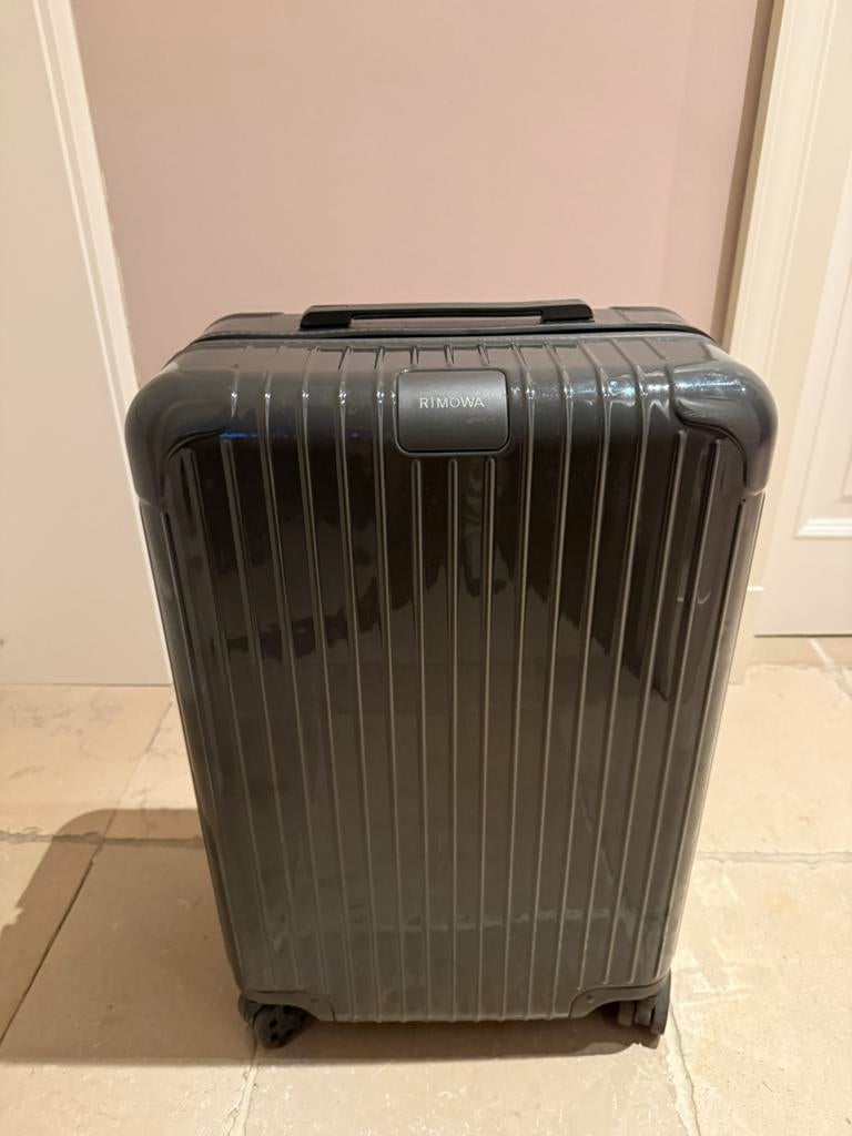 Rimowa essential valise M, Bijoux, Sacs & Beauté, Valises, Enlèvement ou Envoi, Comme neuf